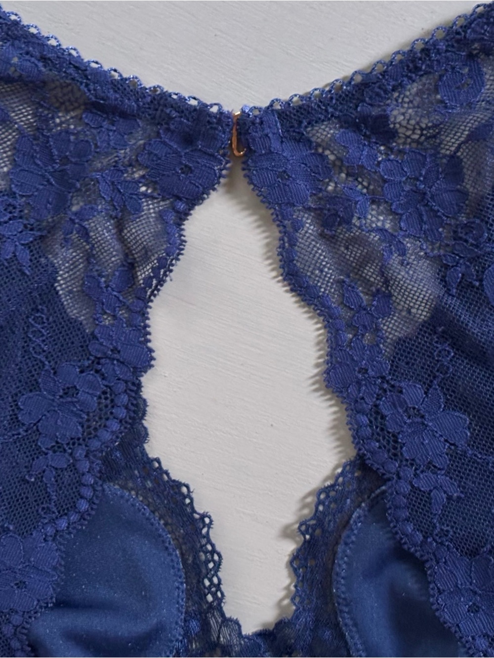 VICTORIA’S SECRET Dream Angels Crushed Velvet Plunge Lace Bralette - Picture 5 of 12